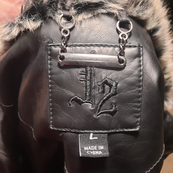 L2 Faux Leather Jacket w/fur Collar Sz. L - Picture 3 of 3